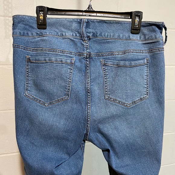 TTorrid We Swear by the Fit Women's Jeggings 16R Medium Wash High Waist Stretch - Picture 8 of 8